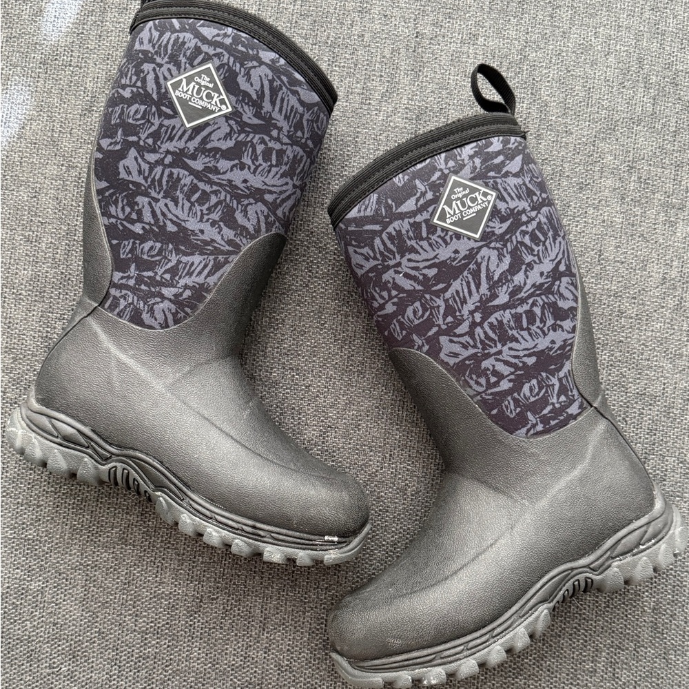 Kids Muck Boots (Rugged 2 lilbig) sz 13 kids